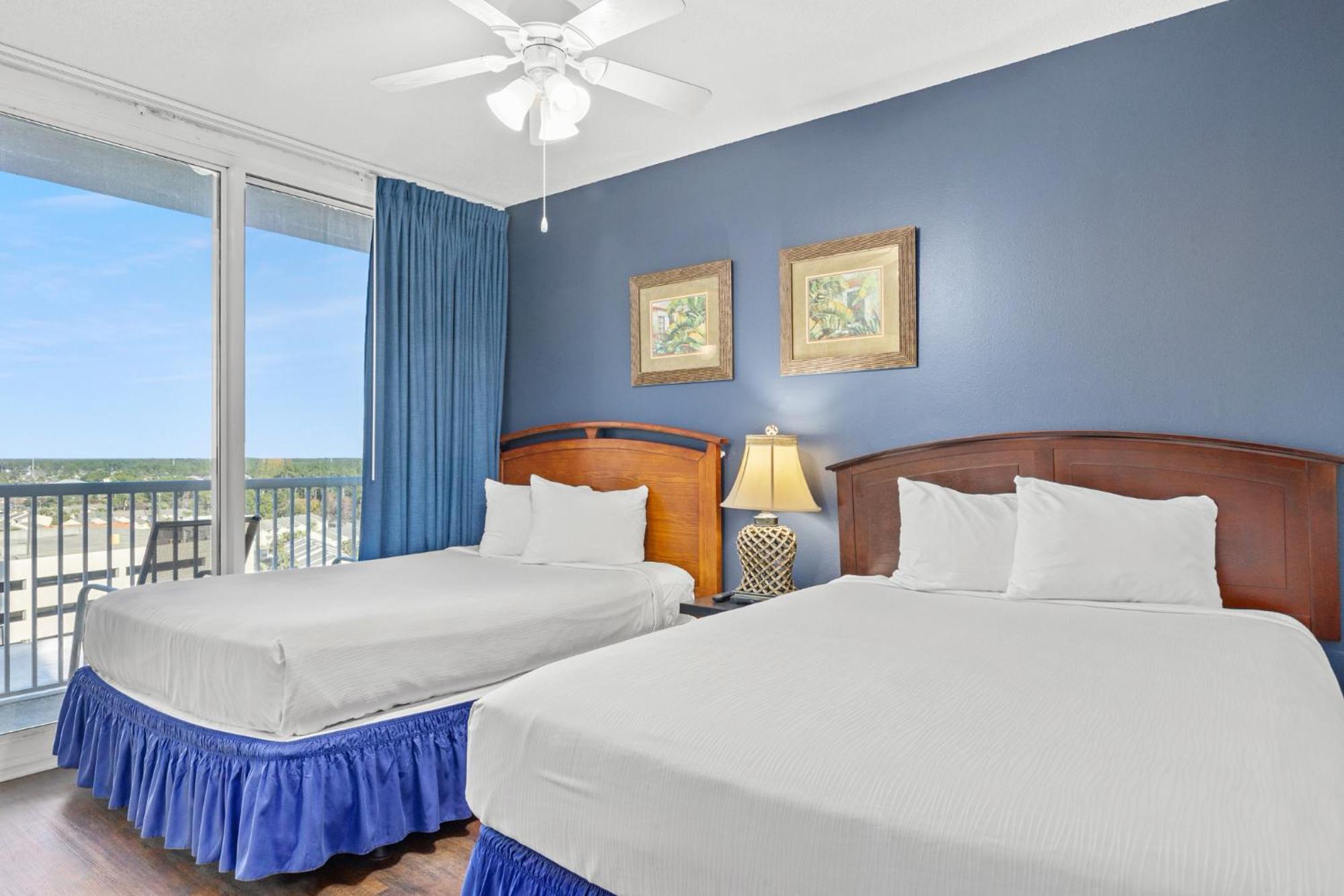 Official Majestic Beach Resort - Over 60 Units - All Ocean Front, Panama City Beach, Fl חדר תמונה
