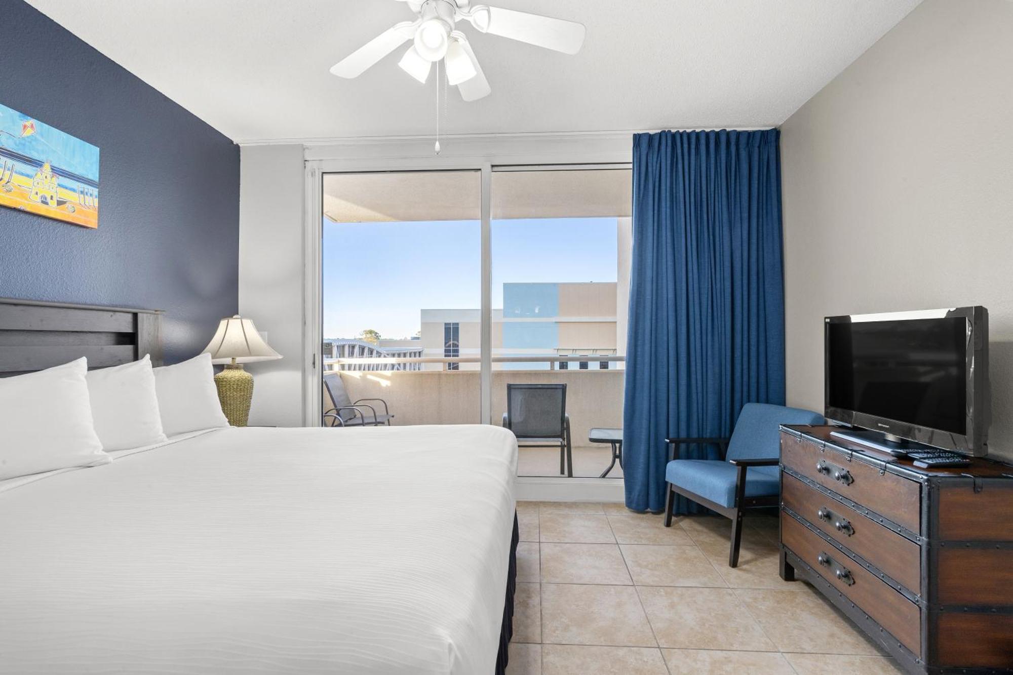 Official Majestic Beach Resort - Over 60 Units - All Ocean Front, Panama City Beach, Fl חדר תמונה