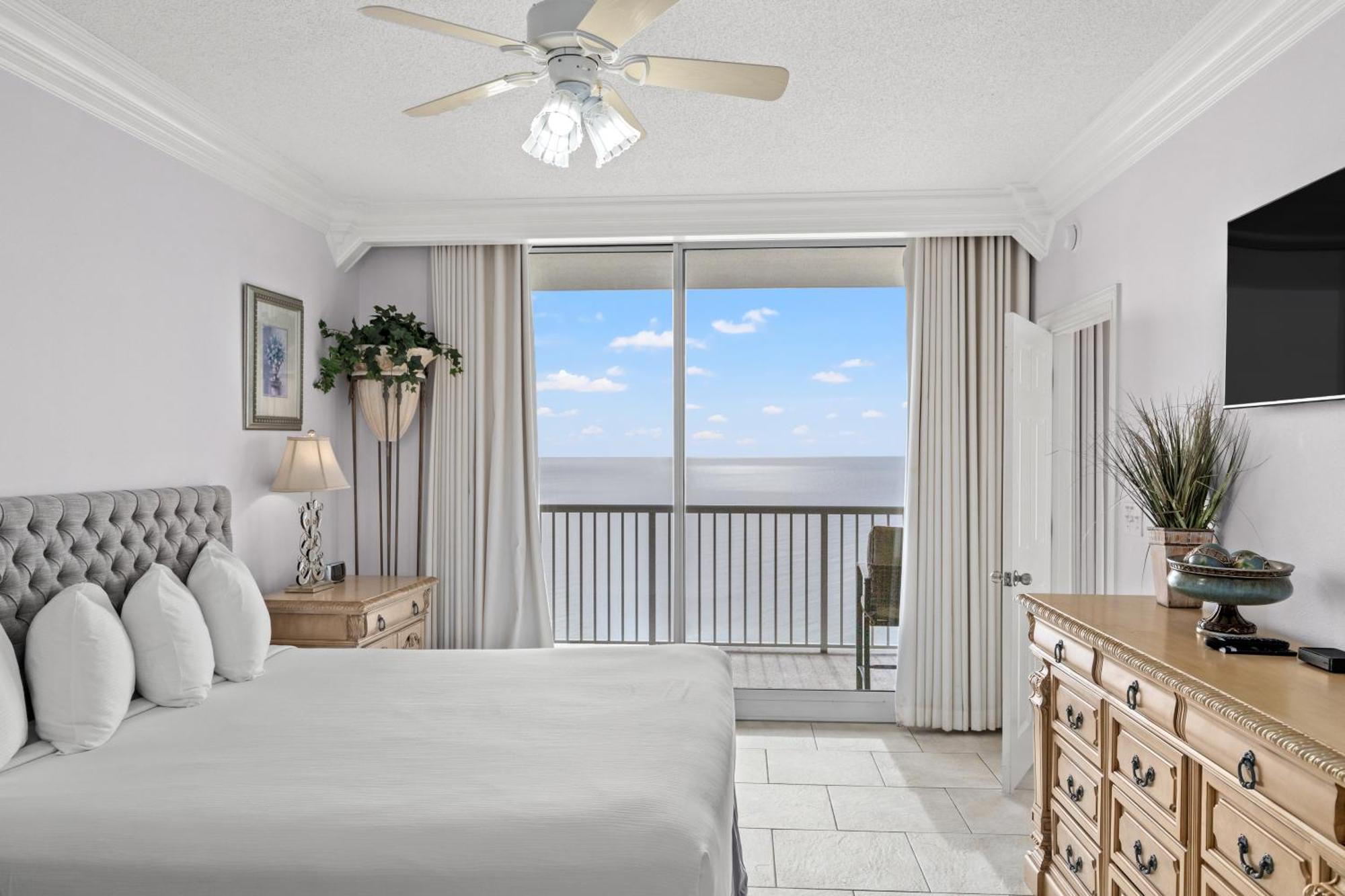 Official Majestic Beach Resort - Over 60 Units - All Ocean Front, Panama City Beach, Fl חדר תמונה