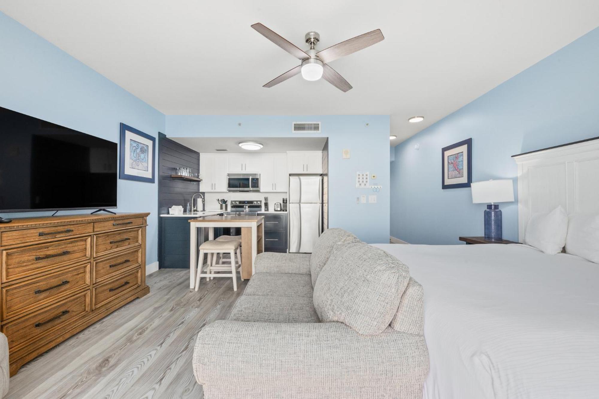 Official Majestic Beach Resort - Over 60 Units - All Ocean Front, Panama City Beach, Fl חדר תמונה